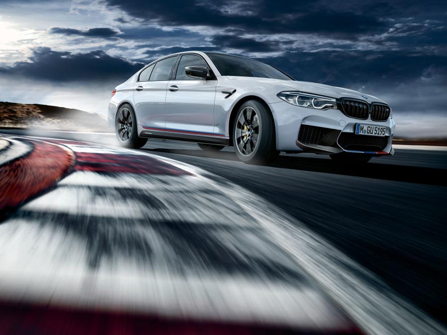  BMW M5 with M Performance Parts (F90) 2018 года  (WW) (фото 2 из 29)